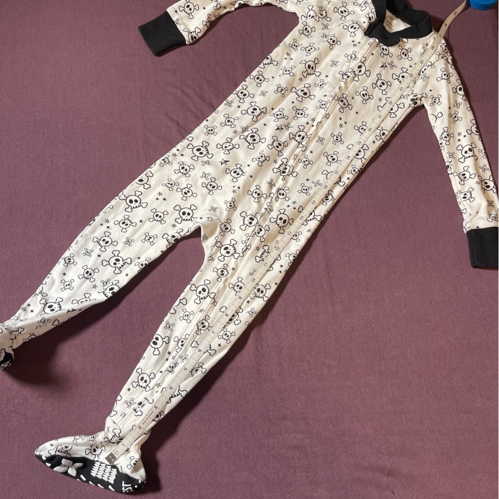Honest Baby Zipper Footed Pajamas Skulls - Size 18 Months Organic Cotton - Picture 2 of 5